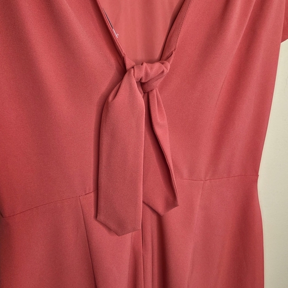 Cupcakes & Cashmere | Dark Coral Sheath Dress with Deep V-back Size 4 - Picture 3 of 7